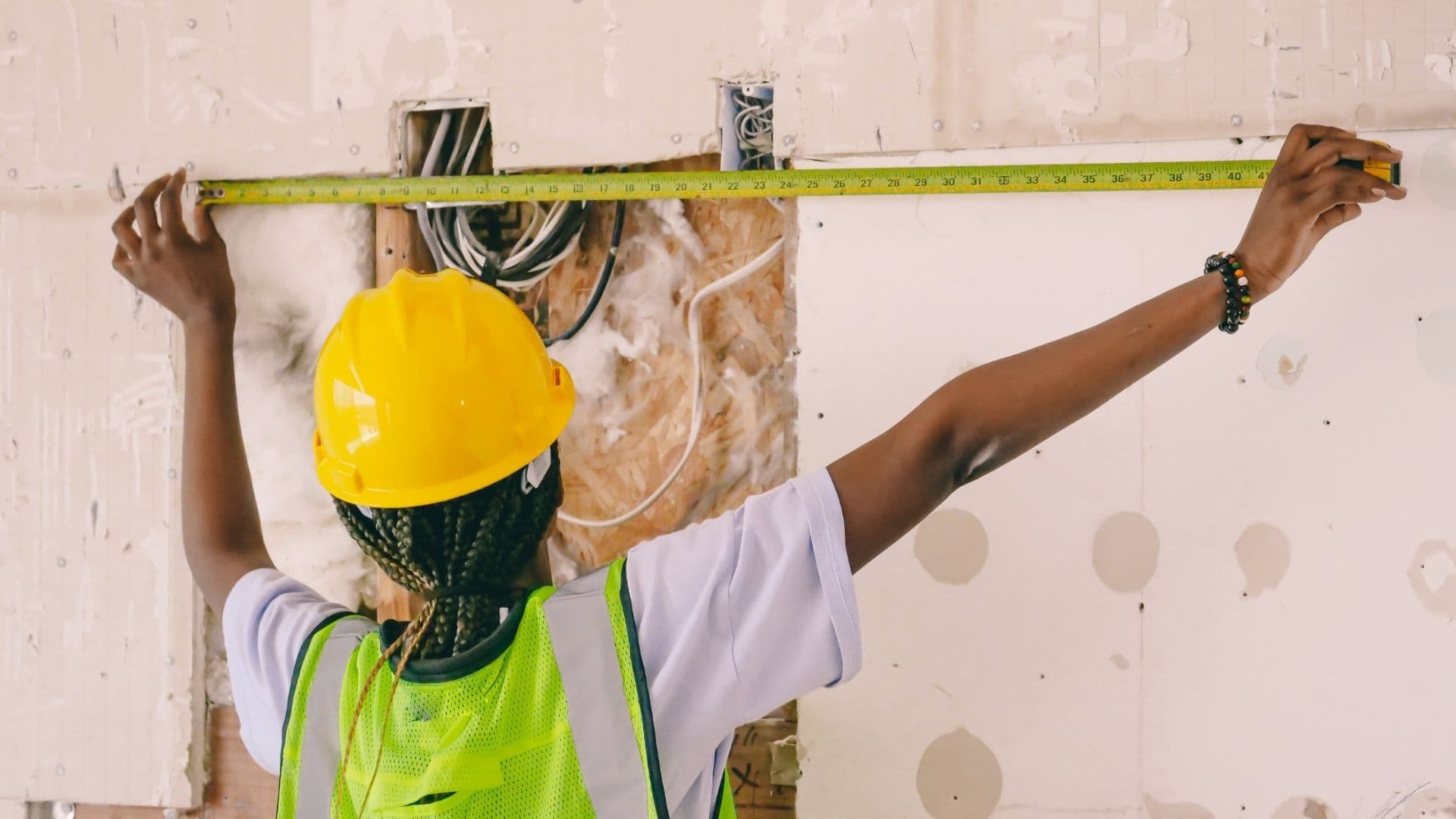 Why Construction Sales Teams Struggle with Data — and How to Fix It