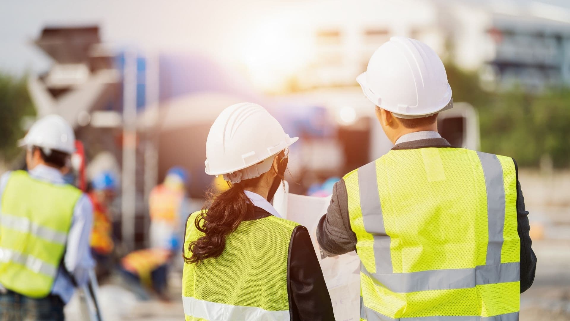 How Mobile Tools Help Reps Track Construction Projects on the Go
