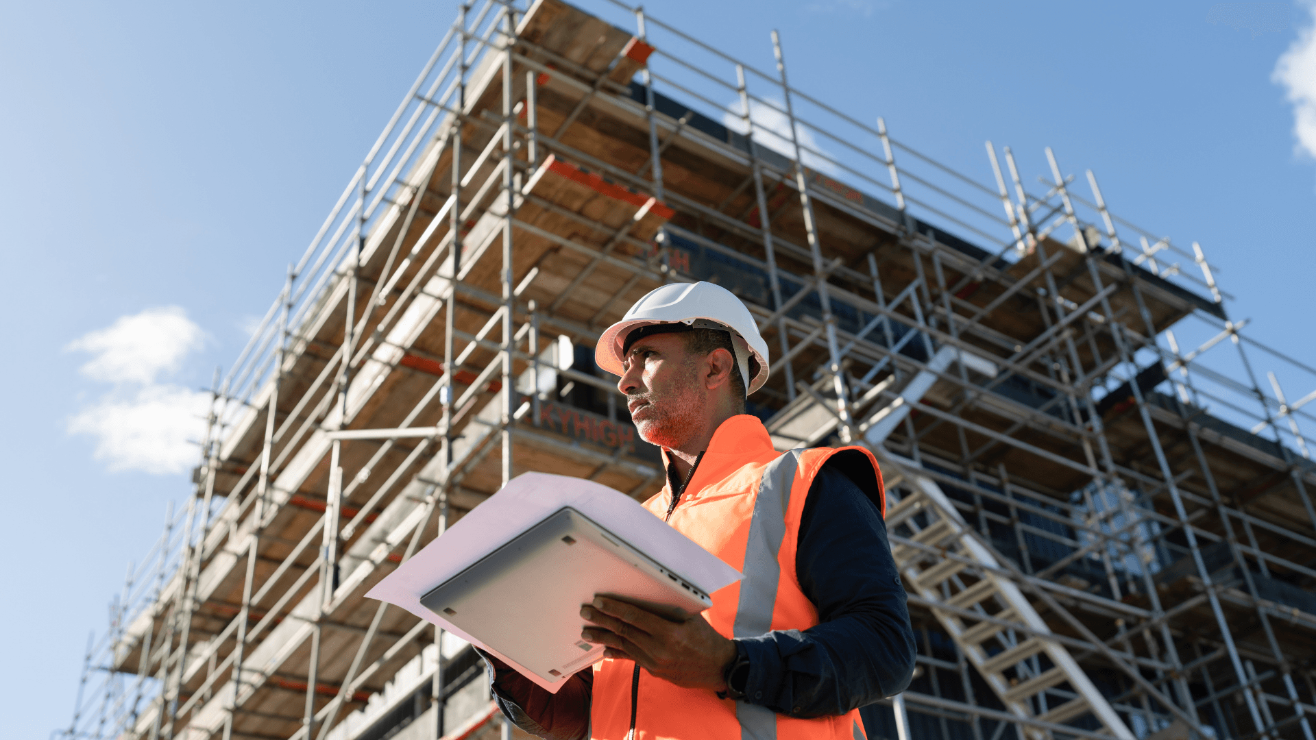 Using Smart Alerts to Never Miss a Construction Opportunity