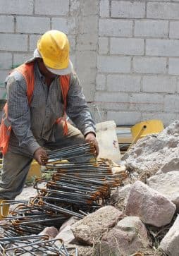 How Much Does a Construction Worker Make?