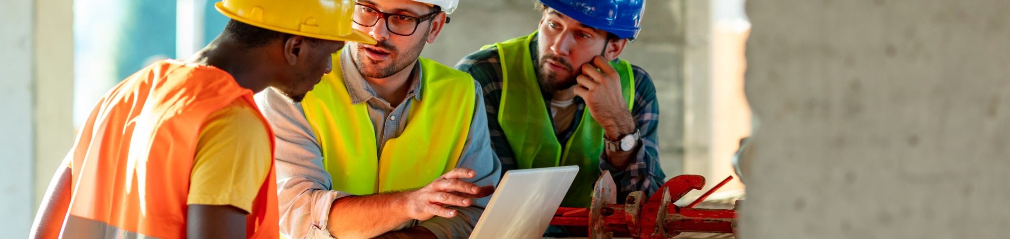 Best CRM Solutions for the Construction Industry: Features and Benefits