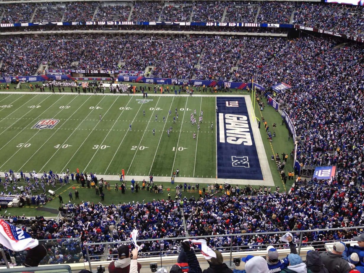 The Giants play the Patriots in a crowded Met Life Stadium